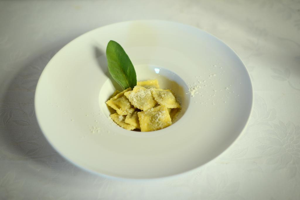 卡诺尼卡迪柯特兰佐酒店 Murisengo 外观 照片